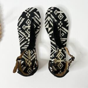 TOMS Aztec patterned sandals Sz 7.5